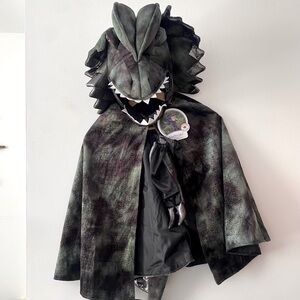 NWT GREAT PRETENDERS Grandasaurus Dilophosaurus Dinosaur Cape with Claws